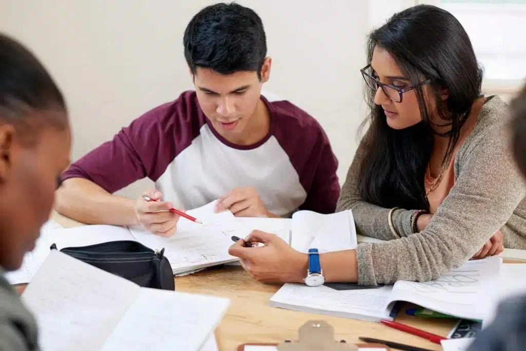 PCE Voorbereiding – Universitaire Voorbereidingsprogramma's om een Opleiding te Studeren in Spanje 2